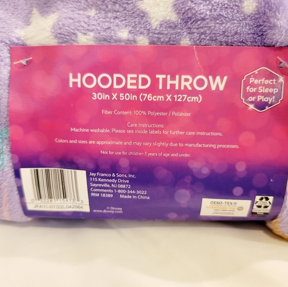 New Disney Princess Hooded Throw👸🏾 - Picture 3 of 4